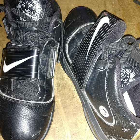 lebron james shoes size 12